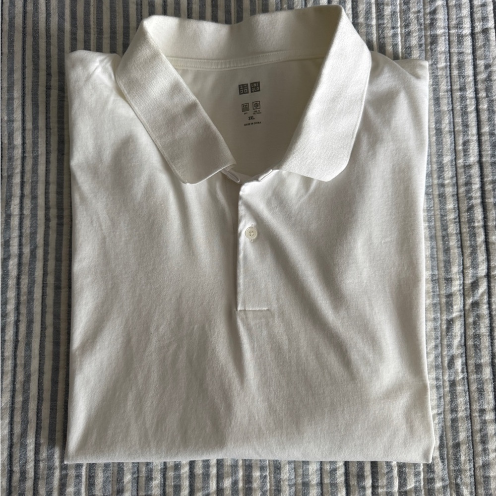 Bundle of 2 men’s Uniqlo Polos